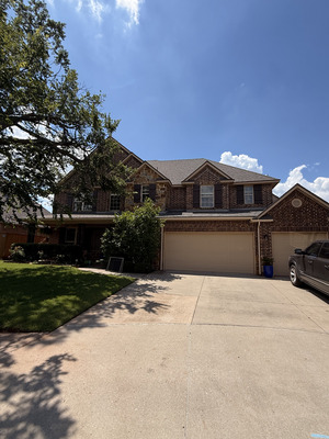 Exterior Window Cleaning And Maintenance Services in Edmond Oklahoma